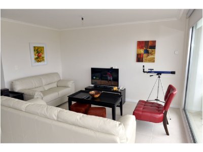 Apartamento ID.1331/Roosevelt,-Punta-del-Este-Piso-alto-con-Vista-al-Mar!-,-cómodo-y-muy-Luminoso-.-Modenos-muebles!-- - Roosevelt, Punta del Este Piso alto con Vista al Mar! , cómodo y muy Luminoso . Modenos muebles!  