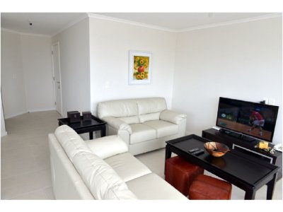 Apartamento ID.1331/Roosevelt,-Punta-del-Este-Piso-alto-con-Vista-al-Mar!-,-cómodo-y-muy-Luminoso-.-Modenos-muebles!-- - Roosevelt, Punta del Este Piso alto con Vista al Mar! , cómodo y muy Luminoso . Modenos muebles!  