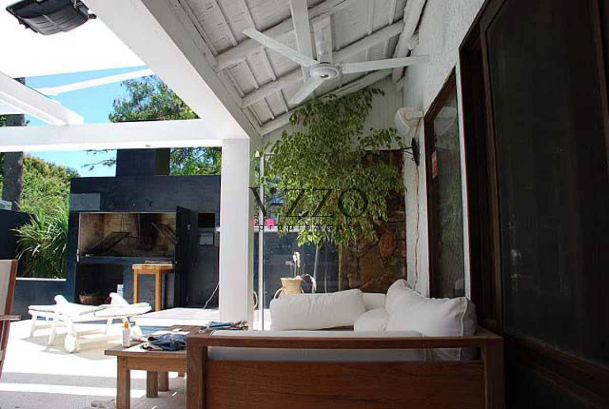 Casa ID.948/Casa-en-Lugano,-5-dormitorios-* - Casa en Lugano, 5 dormitorios *