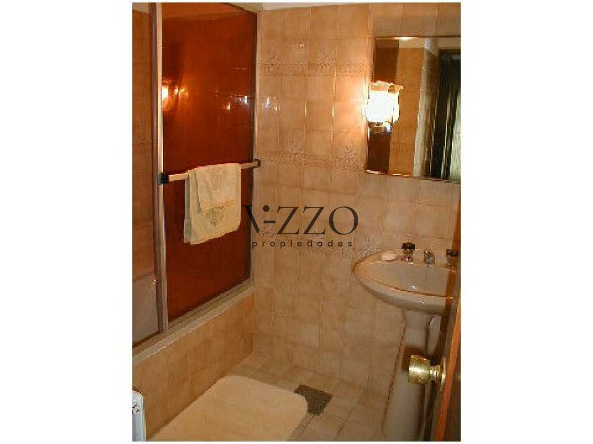 Casa ID.1099/hermosa-cvasa-con-muy-buen-parque-escucha-oferta-y-financia-a-largo-plazo - hermosa cvasa con muy buen parque escucha oferta y financia a largo plazo