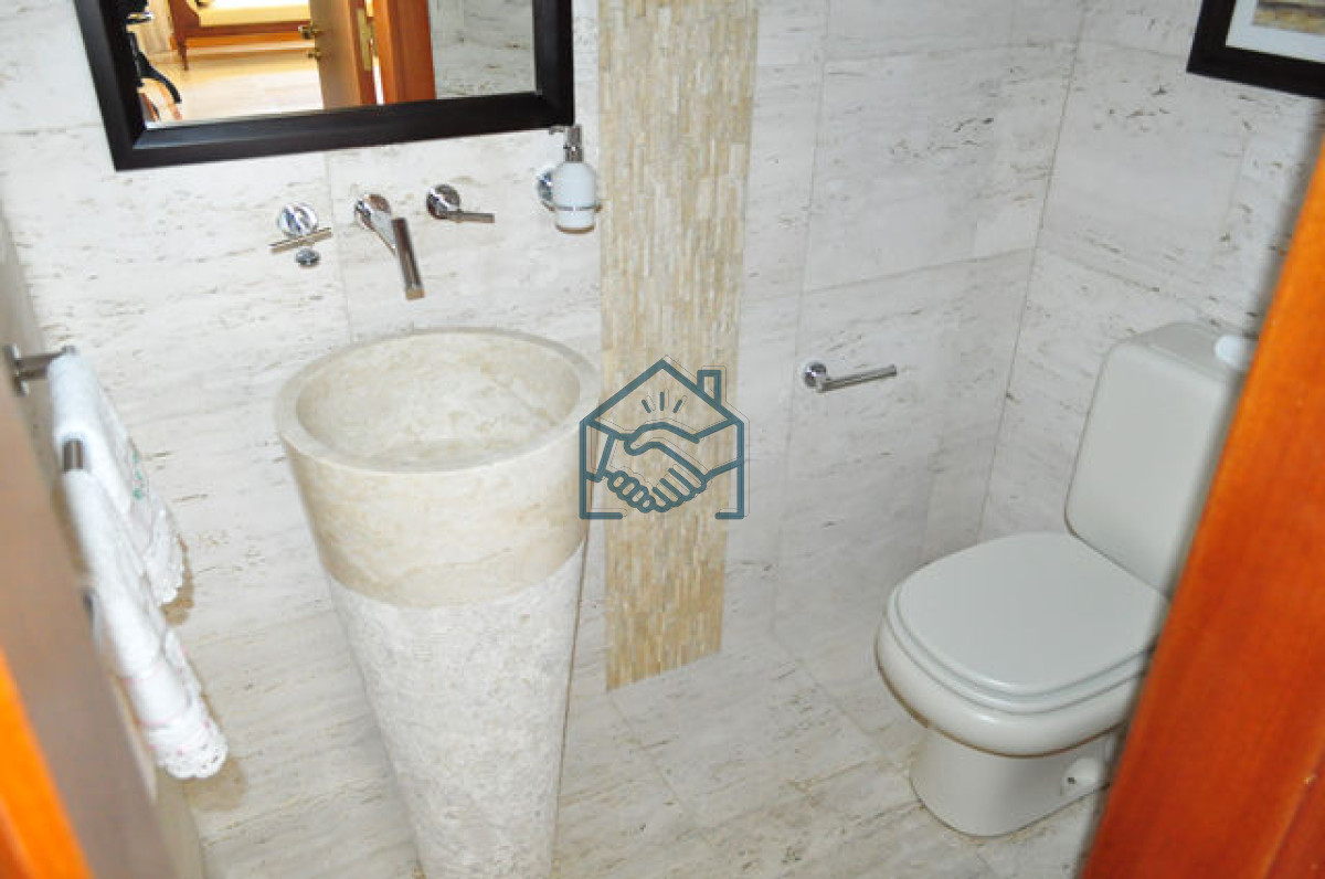 Casa ID.687/Casa-en-Mansa,-5-dormitorios--ABIERTO-A-NEGOCIOS,-TOMA-TERRENO-O-APARTAMENTOS-.PUEDE-FINANCIAR-40-CON-INTERES - Casa en Mansa, 5 dormitorios  ABIERTO A NEGOCIOS, TOMA TERRENO O APARTAMENTOS .PUEDE FINANCIAR 40% CON INTERES