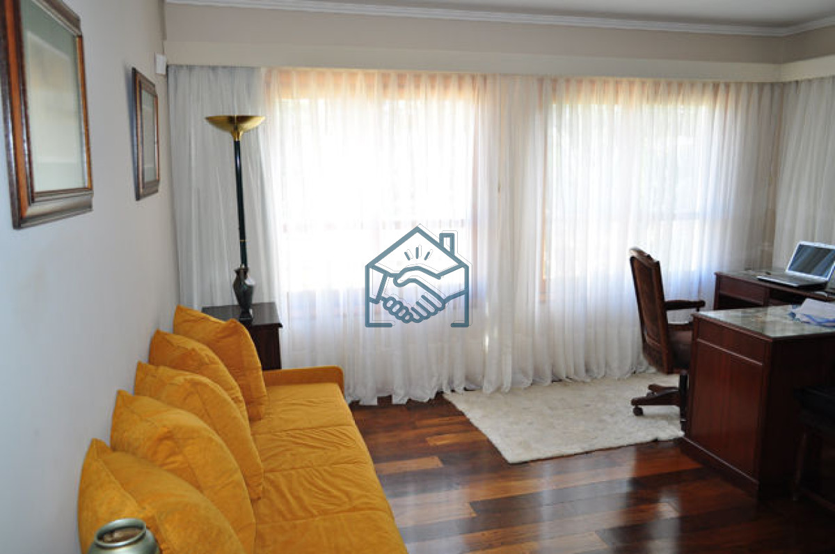 Casa ID.687/Casa-en-Mansa,-5-dormitorios--ABIERTO-A-NEGOCIOS,-TOMA-TERRENO-O-APARTAMENTOS-.PUEDE-FINANCIAR-40-CON-INTERES - Casa en Mansa, 5 dormitorios  ABIERTO A NEGOCIOS, TOMA TERRENO O APARTAMENTOS .PUEDE FINANCIAR 40% CON INTERES