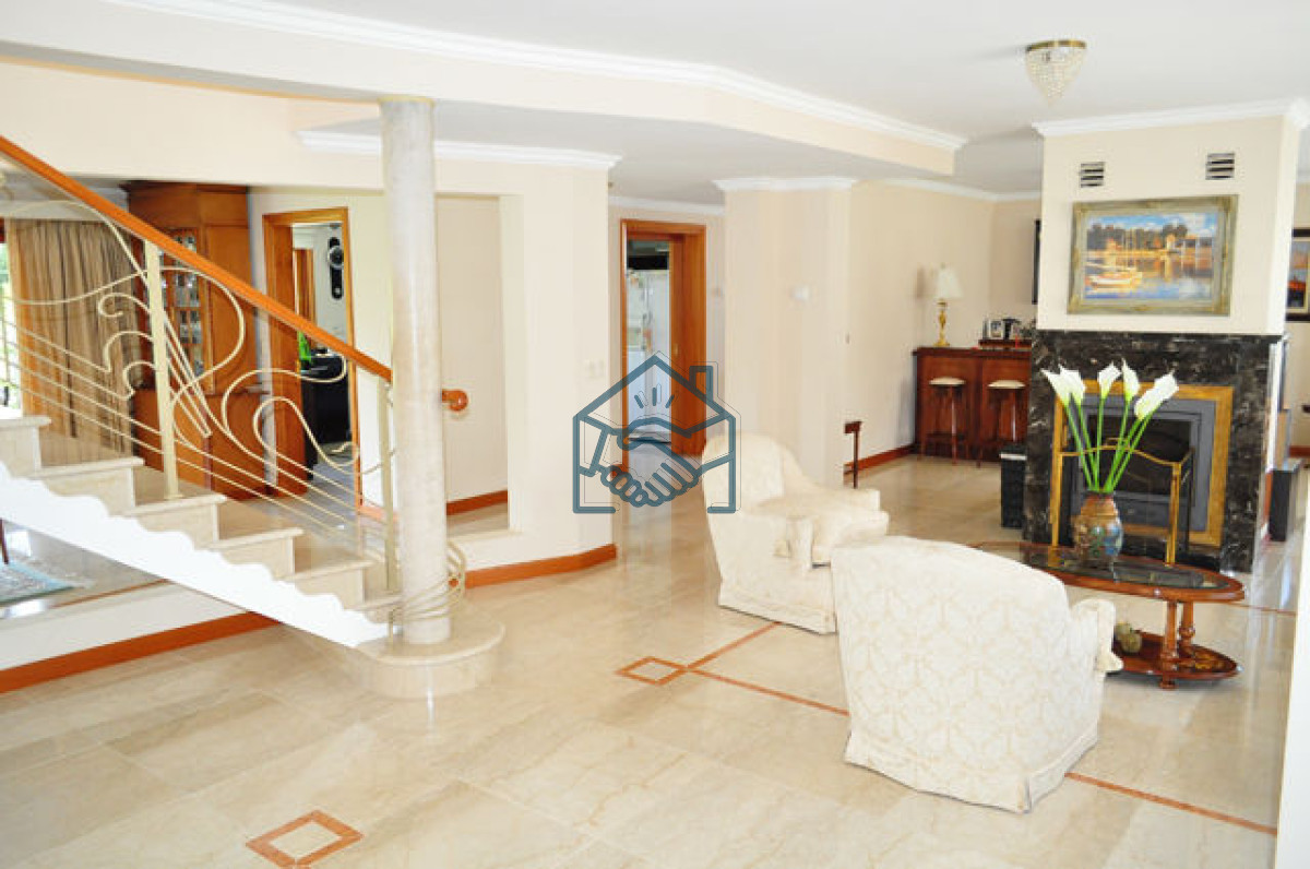 Casa ID.687/Casa-en-Mansa,-5-dormitorios--ABIERTO-A-NEGOCIOS,-TOMA-TERRENO-O-APARTAMENTOS-.PUEDE-FINANCIAR-40-CON-INTERES - Casa en Mansa, 5 dormitorios  ABIERTO A NEGOCIOS, TOMA TERRENO O APARTAMENTOS .PUEDE FINANCIAR 40% CON INTERES