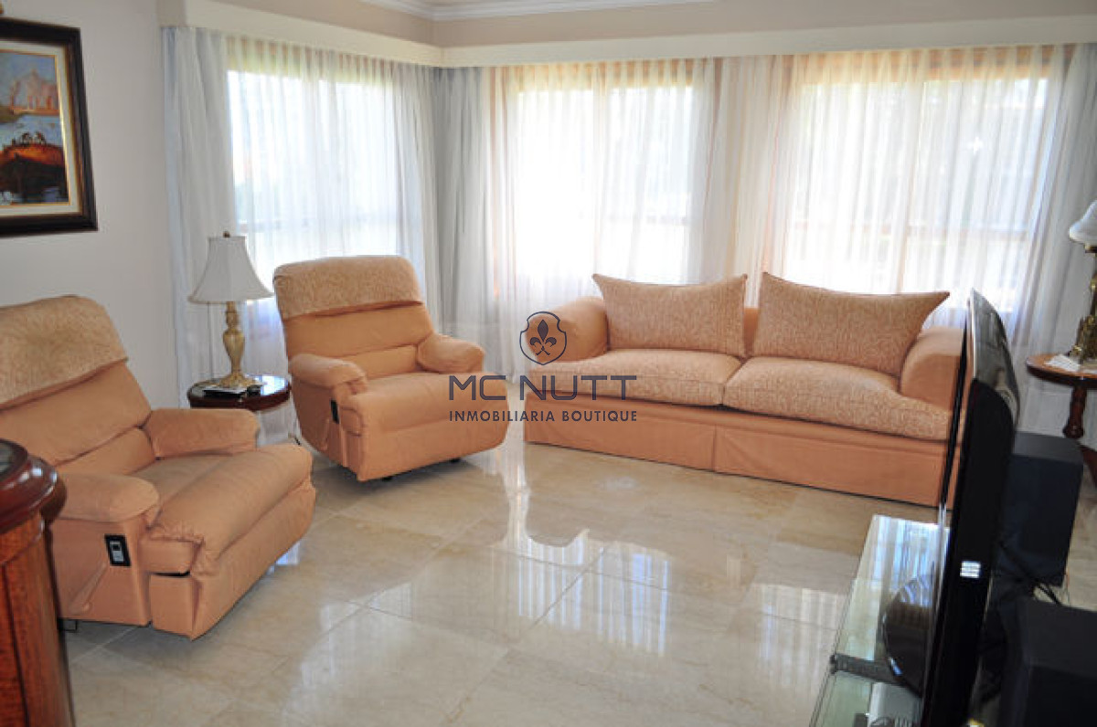 Casa ID.508/ - Casa en Mansa, 5 dormitorios  ABIERTO A NEGOCIOS, TOMA TERRENO O APARTAMENTOS .PUEDE FINANCIAR 40% CON INTERES