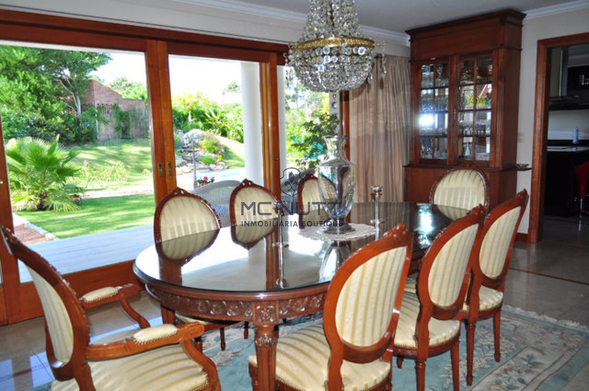 Casa ID.508/ - Casa en Mansa, 5 dormitorios  ABIERTO A NEGOCIOS, TOMA TERRENO O APARTAMENTOS .PUEDE FINANCIAR 40% CON INTERES