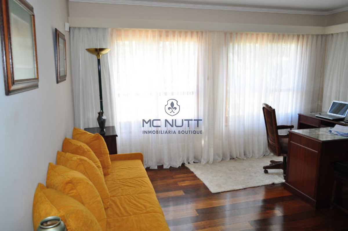 Casa ID.508/ - Casa en Mansa, 5 dormitorios  ABIERTO A NEGOCIOS, TOMA TERRENO O APARTAMENTOS .PUEDE FINANCIAR 40% CON INTERES