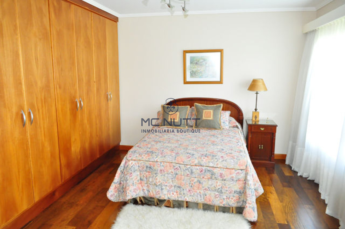 Casa ID.508/ - Casa en Mansa, 5 dormitorios  ABIERTO A NEGOCIOS, TOMA TERRENO O APARTAMENTOS .PUEDE FINANCIAR 40% CON INTERES