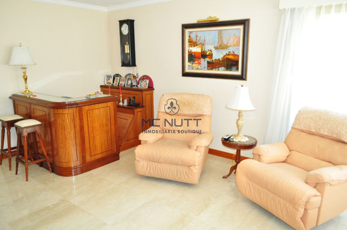 Casa ID.508/ - Casa en Mansa, 5 dormitorios  ABIERTO A NEGOCIOS, TOMA TERRENO O APARTAMENTOS .PUEDE FINANCIAR 40% CON INTERES