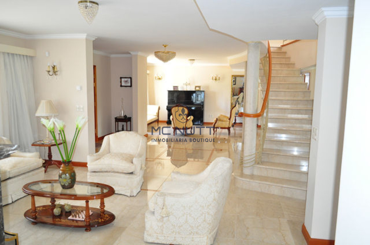 Casa ID.508/ - Casa en Mansa, 5 dormitorios  ABIERTO A NEGOCIOS, TOMA TERRENO O APARTAMENTOS .PUEDE FINANCIAR 40% CON INTERES