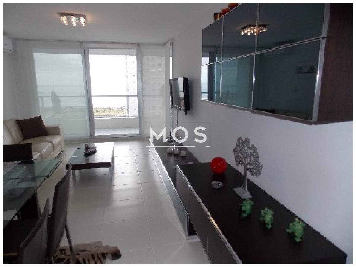 Apartamento ID.2914 - Edificio en playa mansa , Punta del Este! 