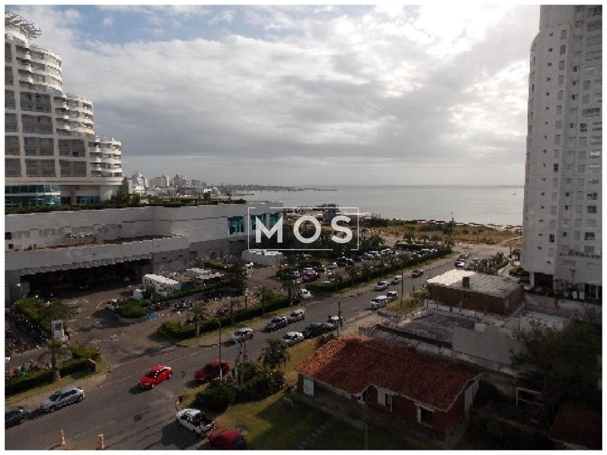 Apartamento ID.2914 - Edificio en playa mansa , Punta del Este! 