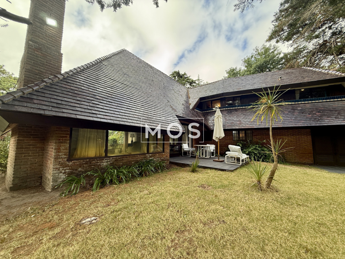 Casa ID.3351 - Casa en VENTA  Barrio Lugano, Punta del Este