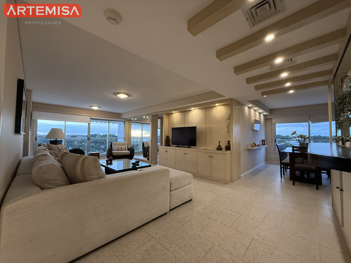 Apartamento ID.853 - Alquiler Temporal  Lincoln Center Punta del Este