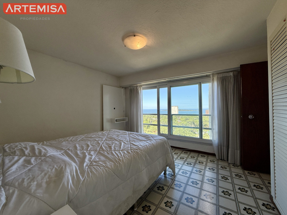 Apartamento ID.911 - Venta de Apartamento  Parquemar Bosque  Parada 15 de Av. Roosevelt, Punta del Este