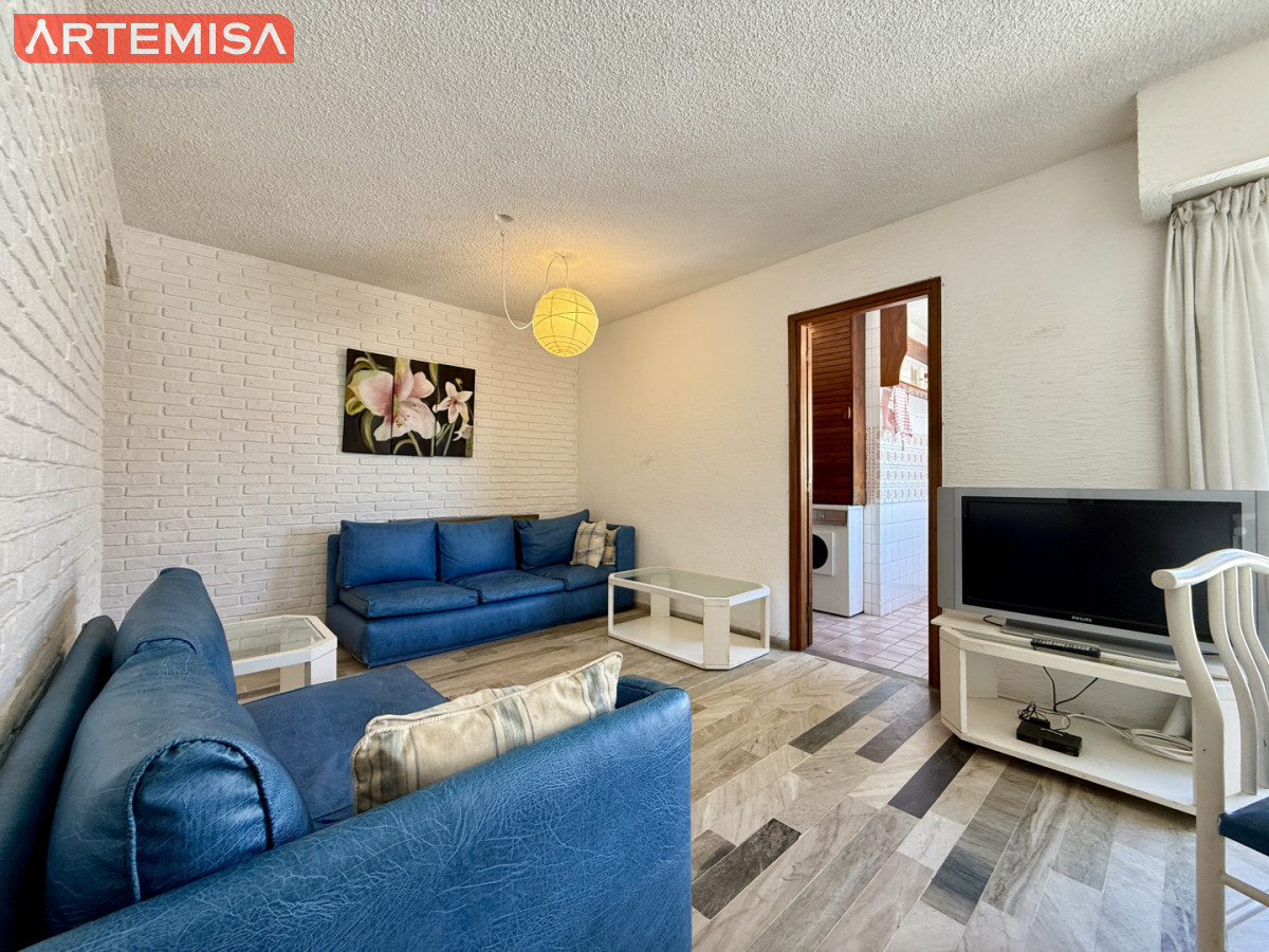 Apartamento ID.897 - EN PLENO CENTRO CERCA DE PLAYA BRAVA Y MANSA 