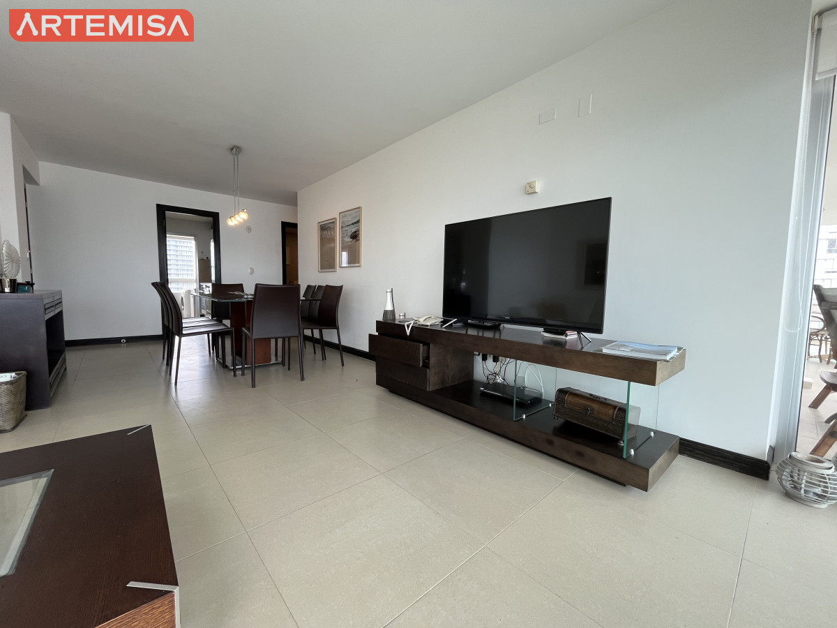 Apartamento ID.662 - Amplio apartamento en venta en torre con servicios 