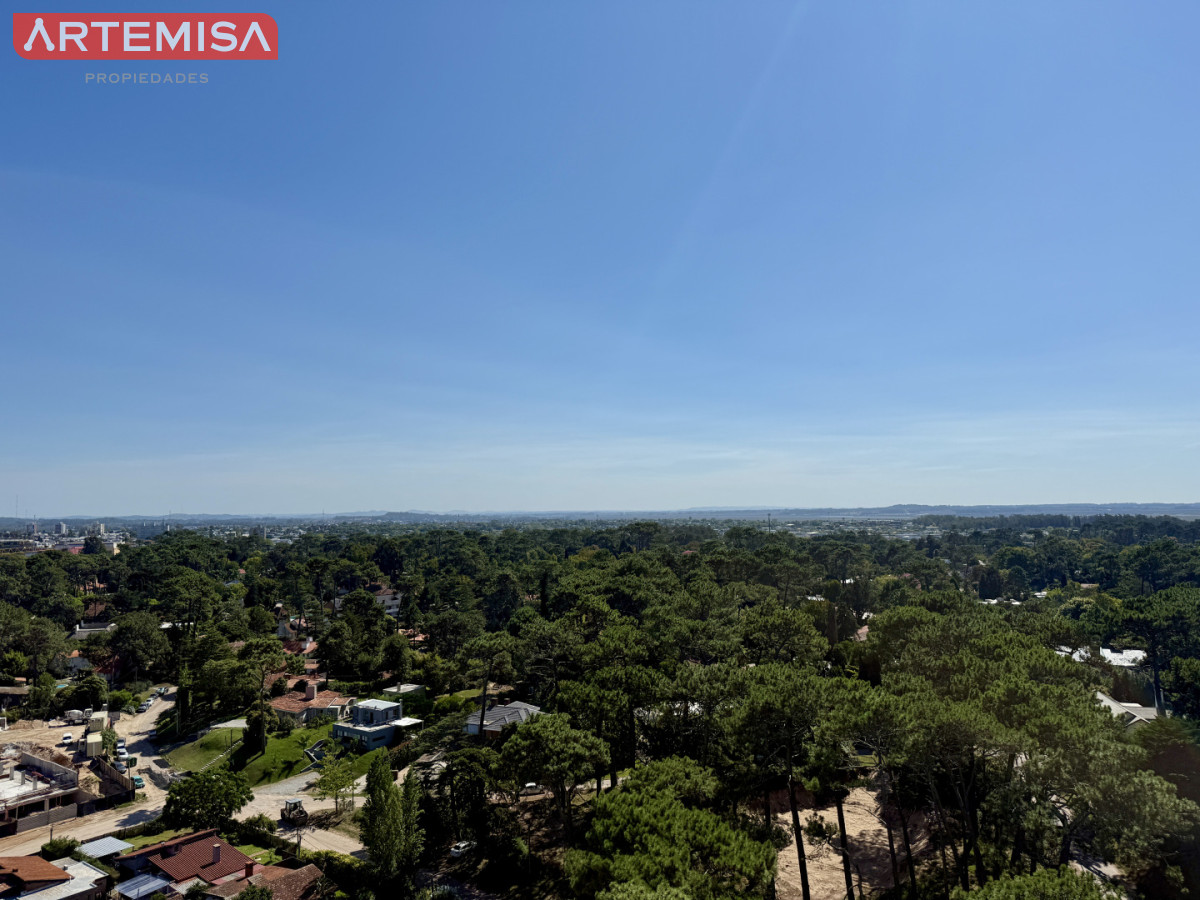 Apartamento ID.911 - Venta de Apartamento  Parquemar Bosque  Parada 15 de Av. Roosevelt, Punta del Este