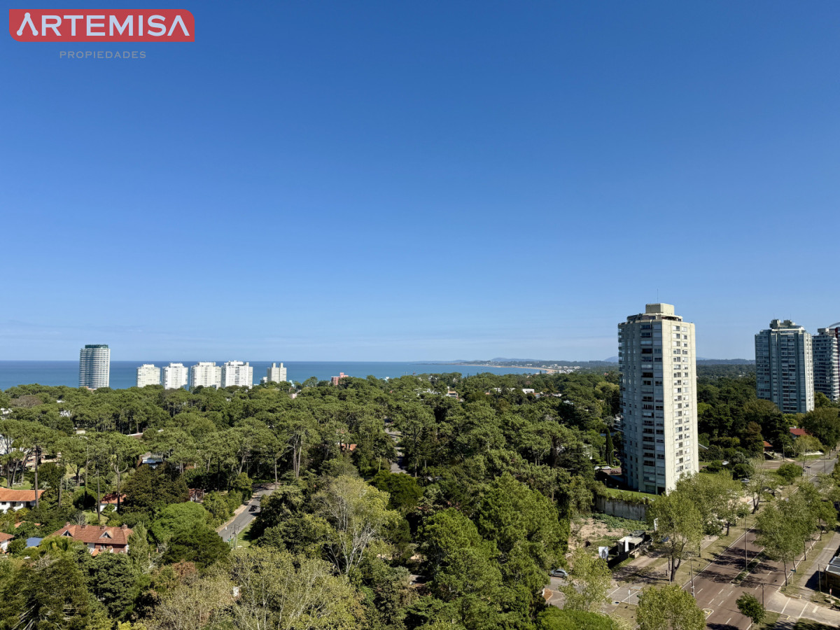 Apartamento ID.911 - Venta de Apartamento  Parquemar Bosque  Parada 15 de Av. Roosevelt, Punta del Este