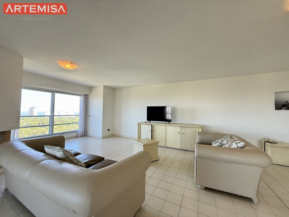 Apartamento ID.911 - Venta de Apartamento  Parquemar Bosque  Parada 15 de Av. Roosevelt, Punta del Este