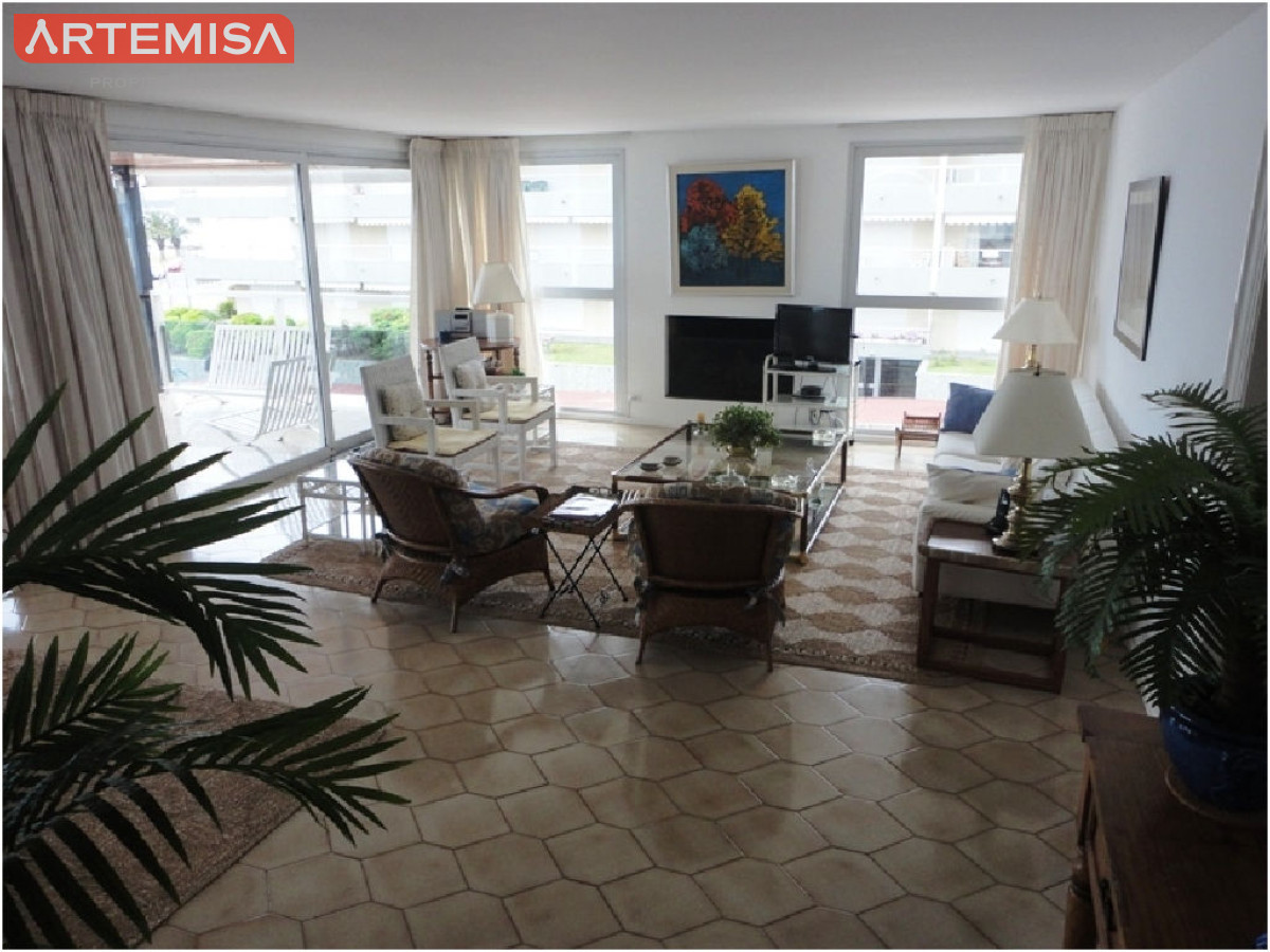 Apartamento ID.814 - Apartamento en Venta – Edificio Brioni, Punta del Este