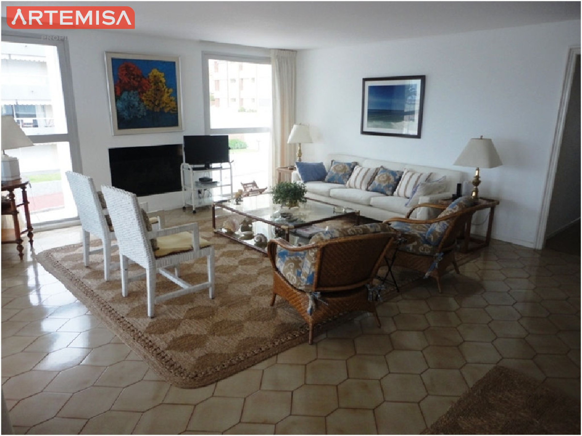 Apartamento ID.814 - Apartamento en Venta – Edificio Brioni, Punta del Este