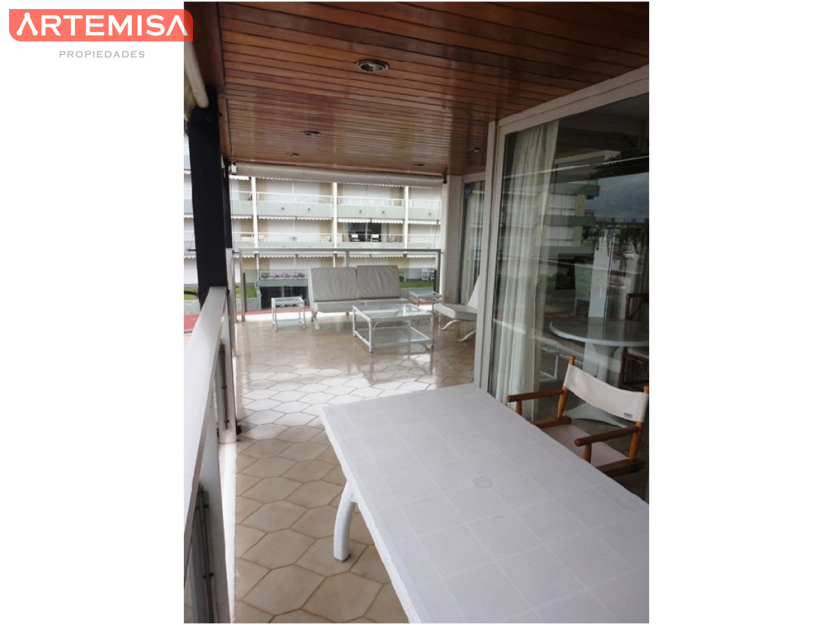 Apartamento ID.814 - Apartamento en Venta – Edificio Brioni, Punta del Este