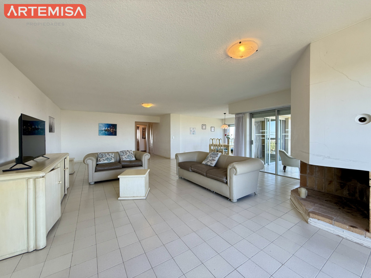 Apartamento ID.911 - Venta de Apartamento  Parquemar Bosque  Parada 15 de Av. Roosevelt, Punta del Este