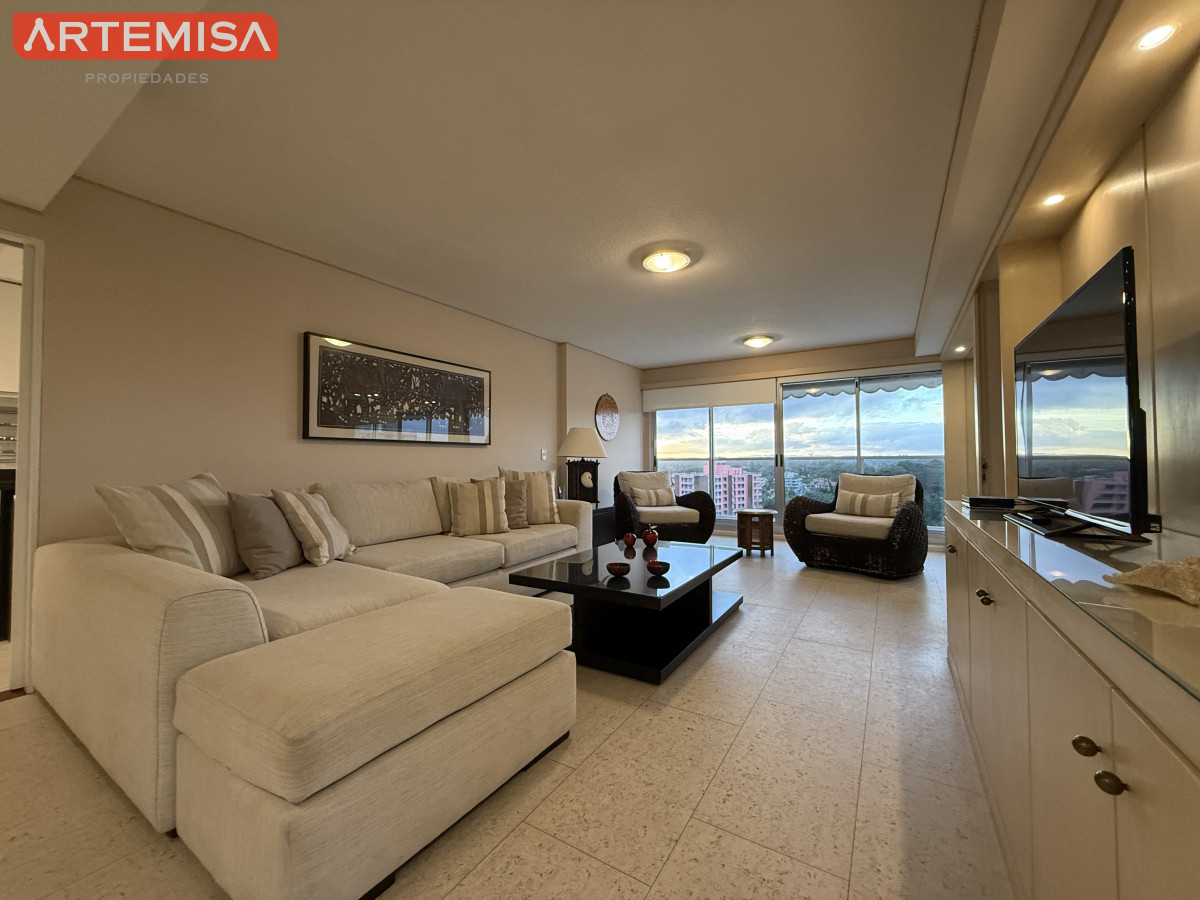 Apartamento ID.853 - Alquiler Temporal  Lincoln Center Punta del Este