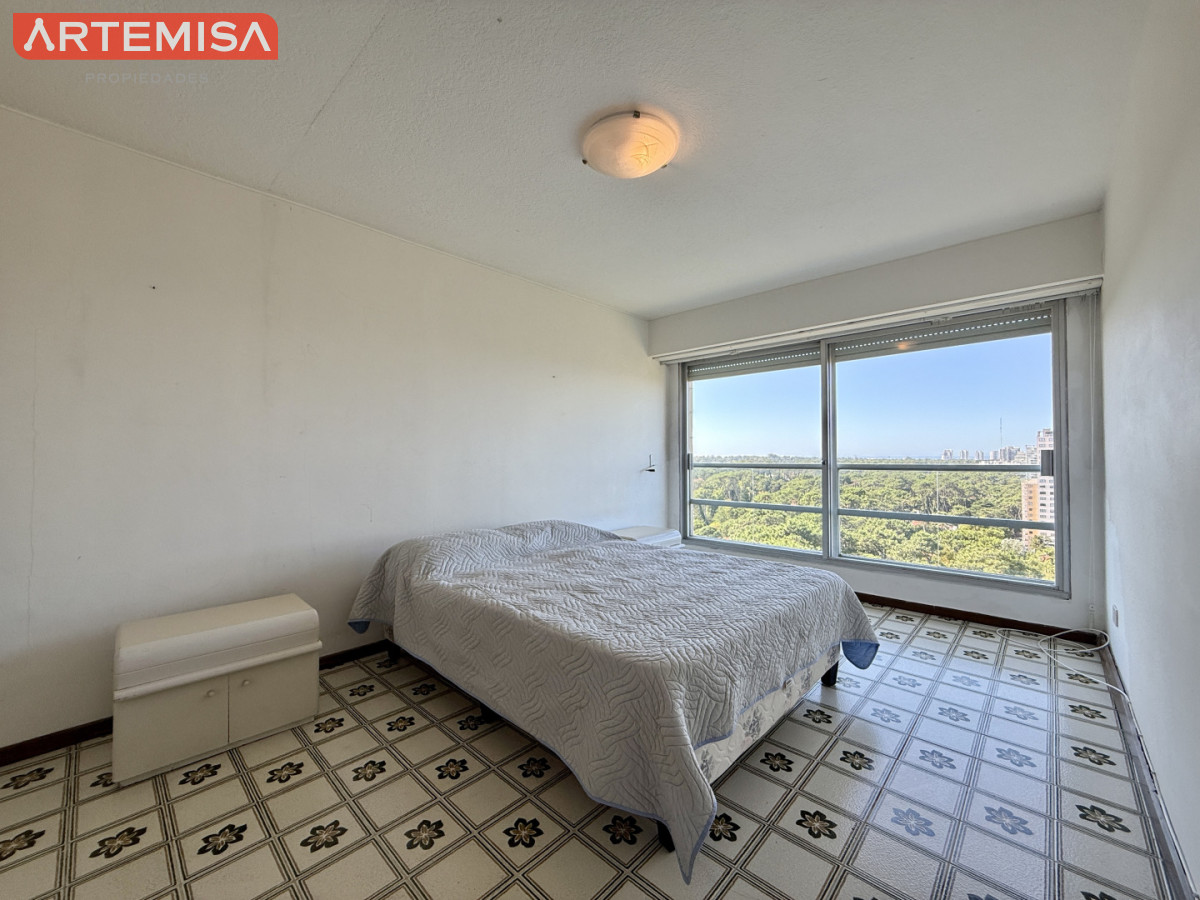 Apartamento ID.911 - Venta de Apartamento  Parquemar Bosque  Parada 15 de Av. Roosevelt, Punta del Este