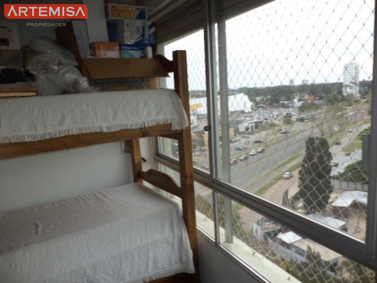 Apartamento ID.856 - bicado sobre la Avda. ROOSVELT, estratégicamente a metros del Punta Shopping  ESCUCHA OFERTAS