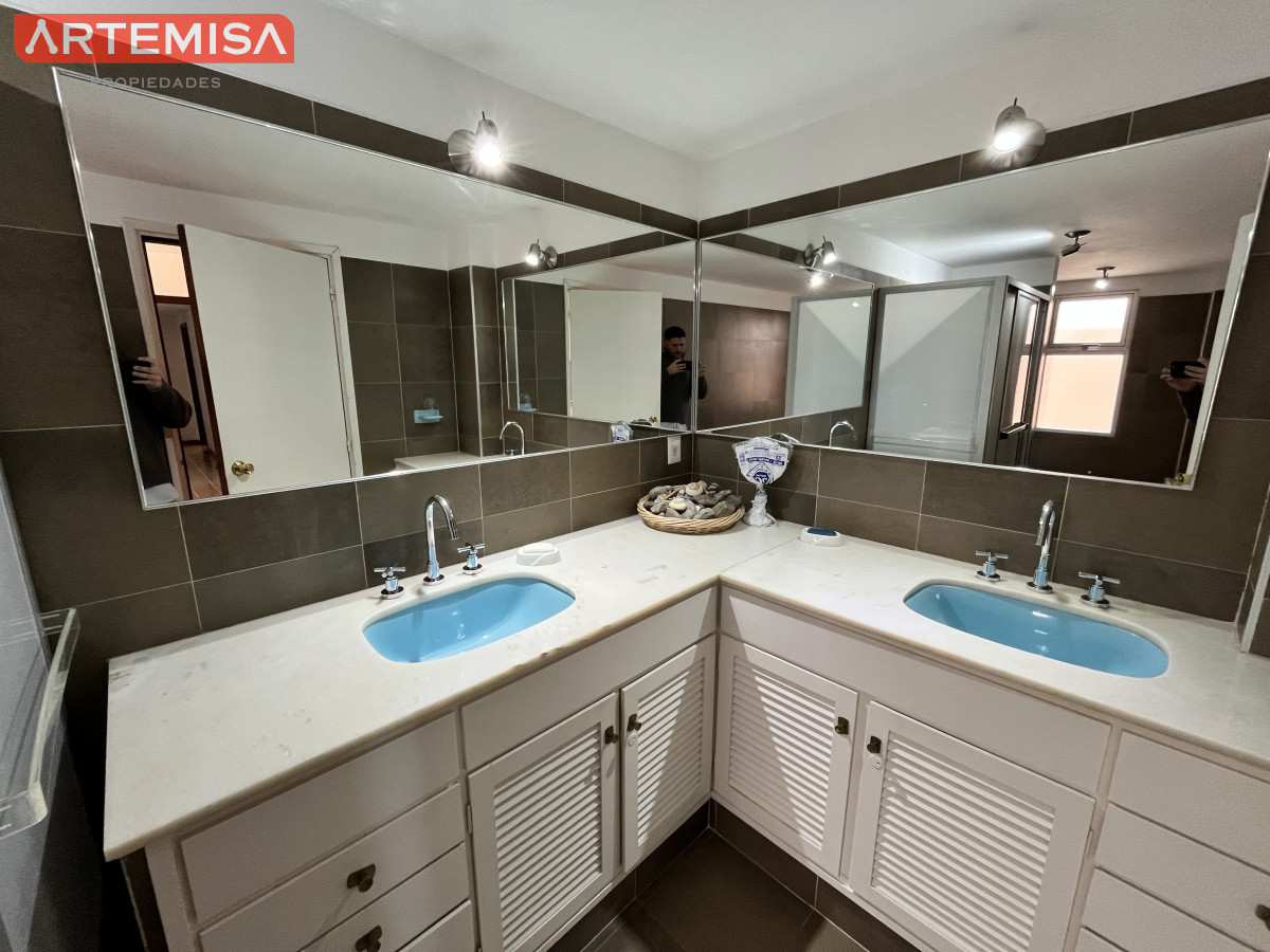 Apartamento ID.692 - Excelente propiedad en primera linea de playa brava 
