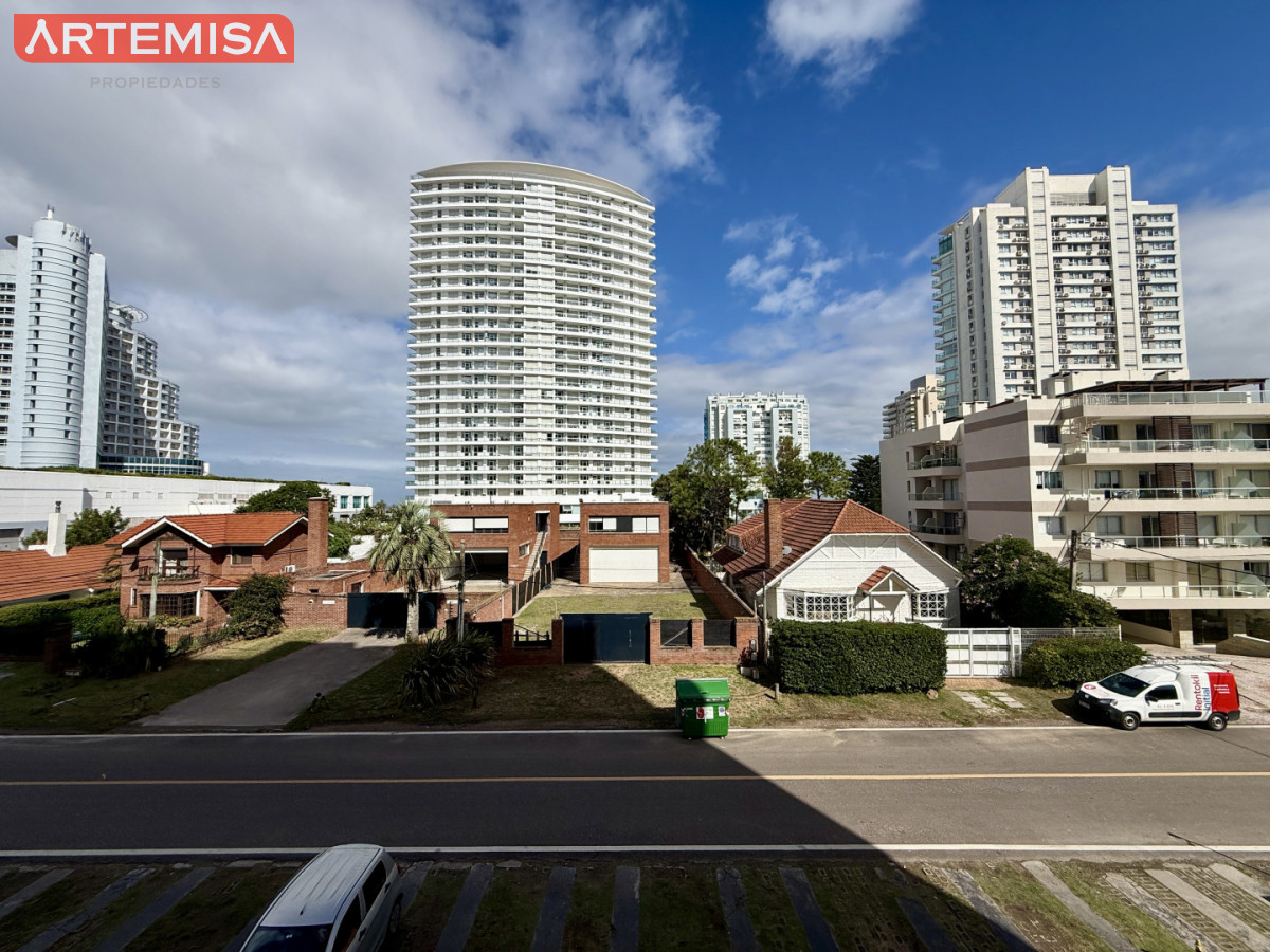 Apartamento ID.910 - Apartamento en venta en Edificio Cap Bretón  Av. Roosevelt y Av. Biarritz