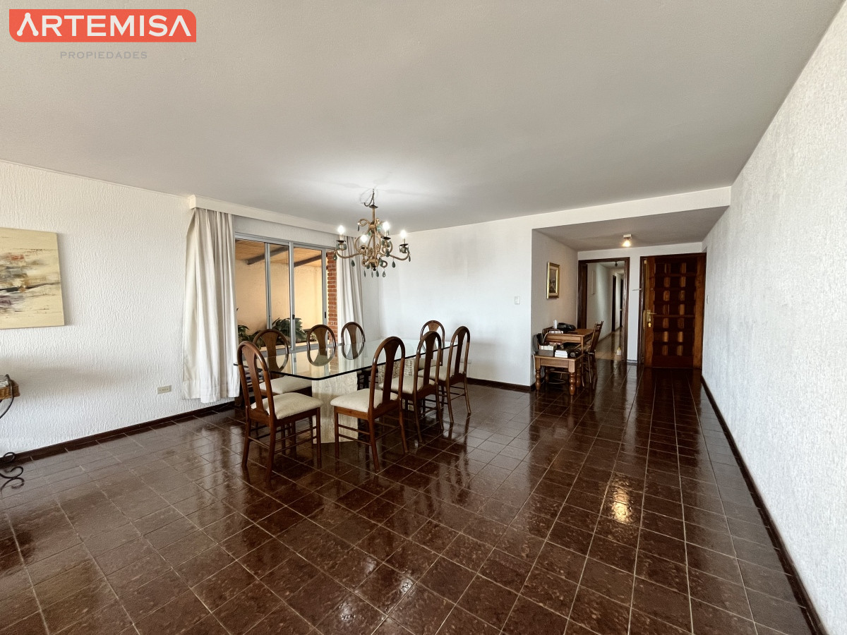 Apartamento ID.692 - Excelente propiedad en primera linea de playa brava 