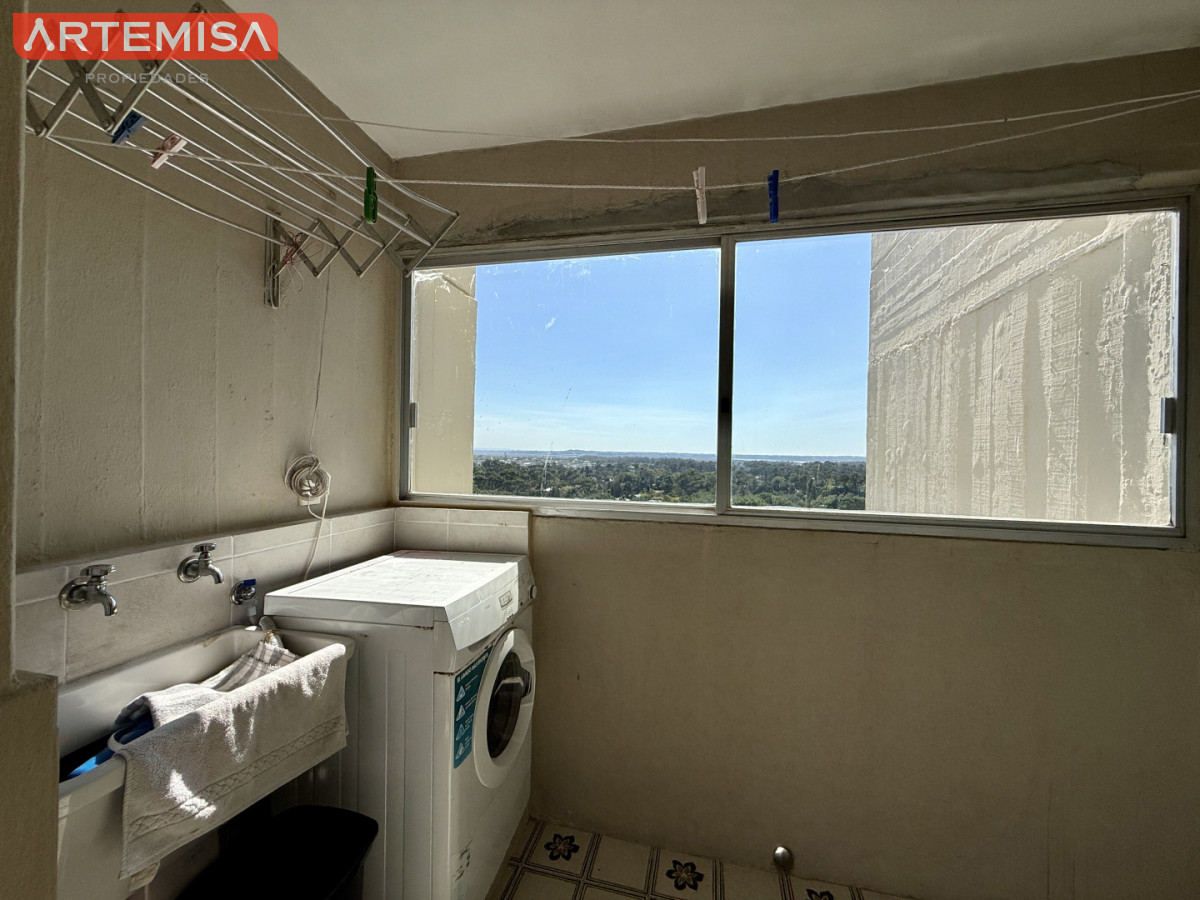 Apartamento ID.911 - Venta de Apartamento  Parquemar Bosque  Parada 15 de Av. Roosevelt, Punta del Este