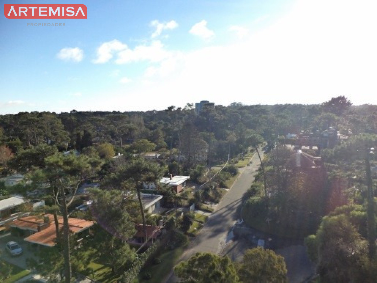 Apartamento ID.856 - bicado sobre la Avda. ROOSVELT, estratégicamente a metros del Punta Shopping  ESCUCHA OFERTAS