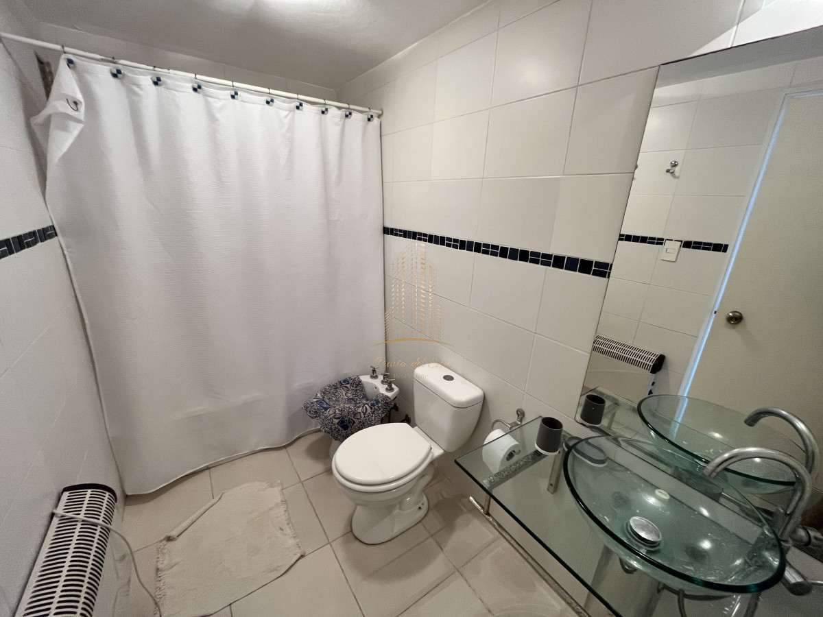 Apartamento ID.927 - Apartamento en venta - 2 dormitorios + ½ | 2 baños | cochera techada