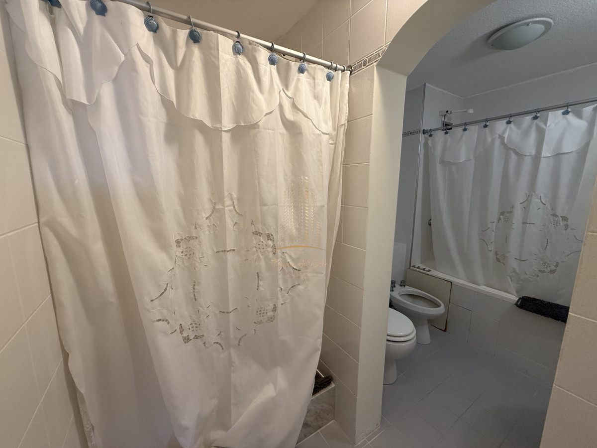 Apartamento ID.835 - Apartamento en Venta en Punta del Este, frente al mar