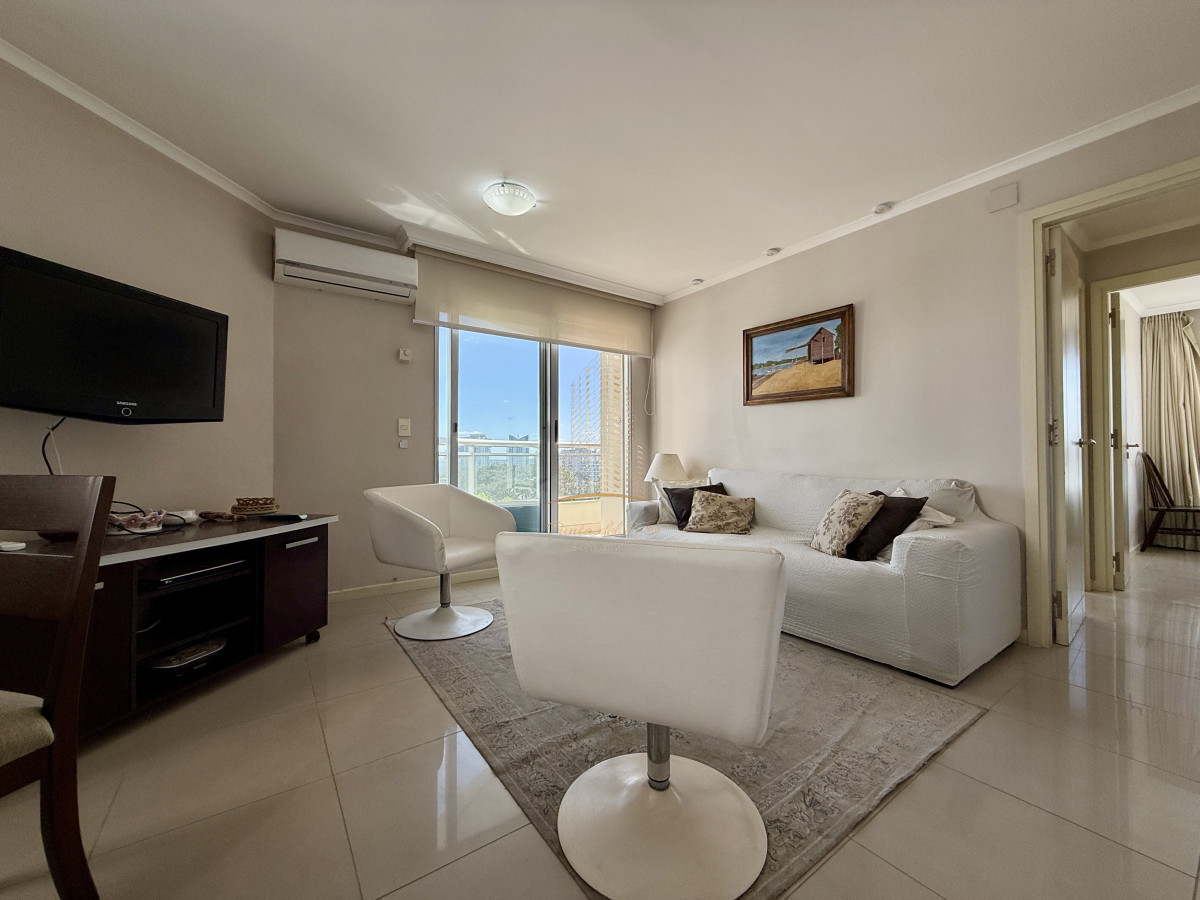 Apartamento ID.1034 - Apartamento en venta en Punta del Este con todos los servicios
