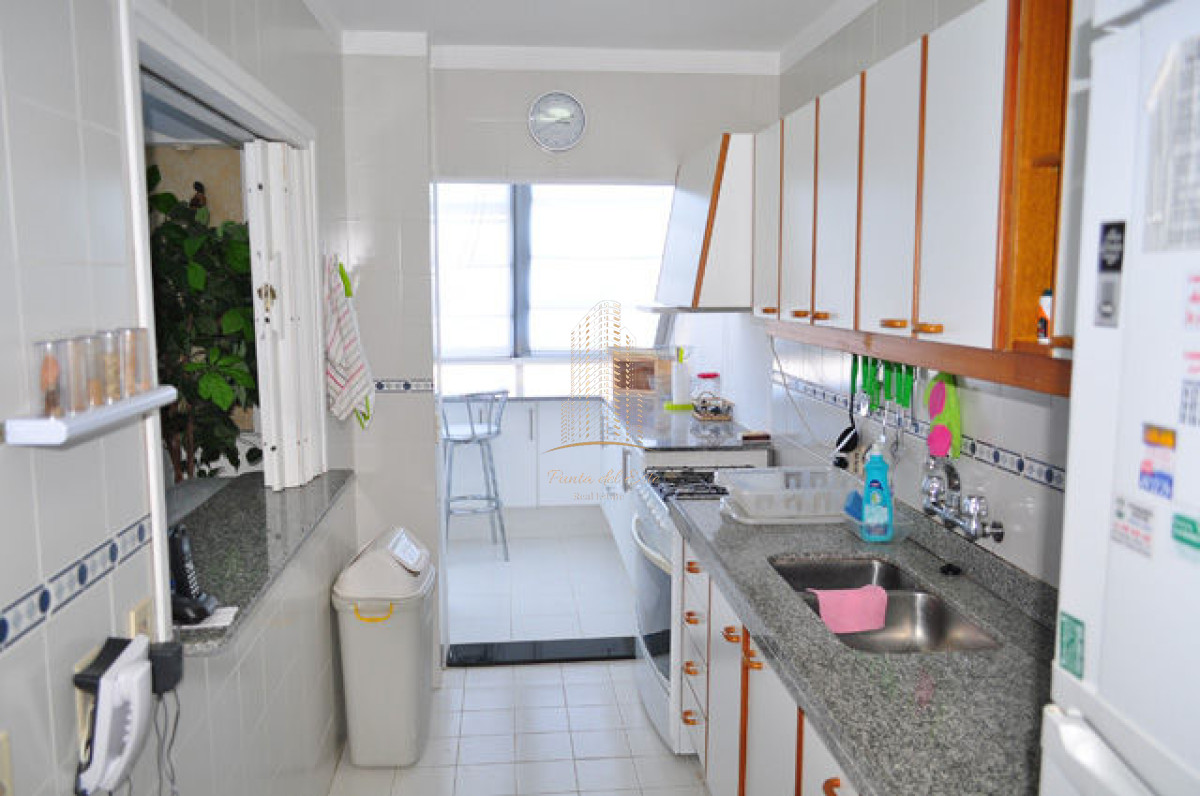 Apartamento ID.819 - Apartamento en playa brava para alquiler temporal en Punta del Este