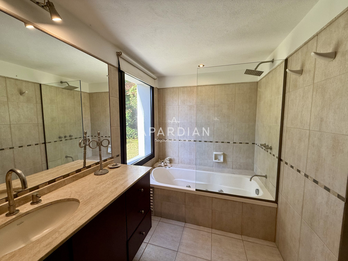 Casa ID.21098021 - Chalet en Rincón del Indio – A 500 metros del mar