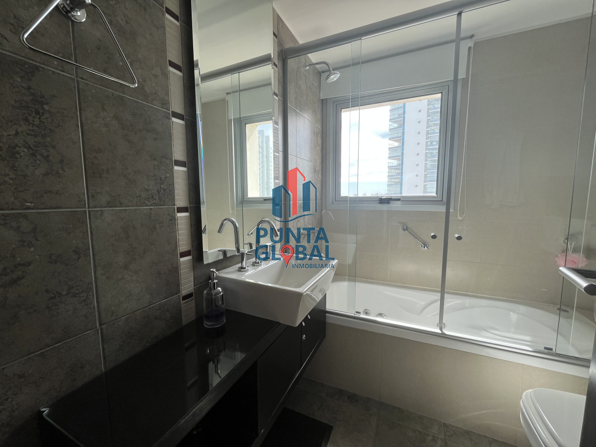 Apartamento ID.165 - Venta Apartamento 3 Dormitorios Punta del Este