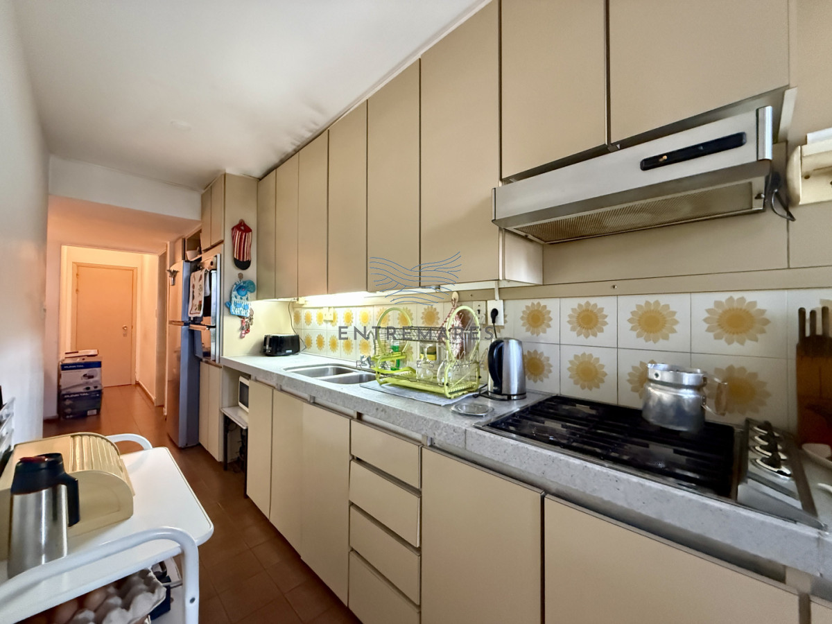 Apartamento ID.382 - Venta  Amplio Apartamento en Torre Amalfi  Playa Mansa