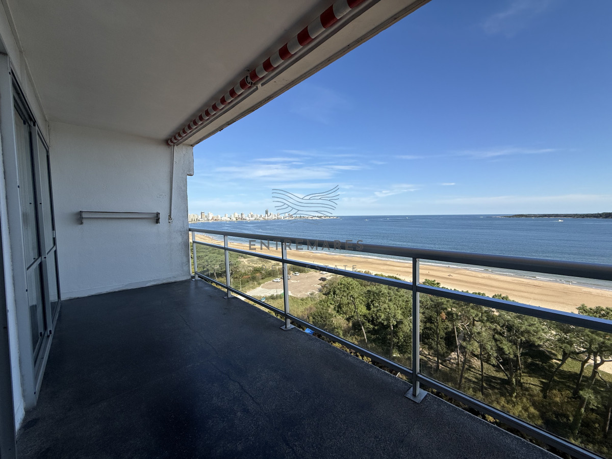Apartamento ID.162 - Primera linea vista excelente con hermosa terraza amplia 
