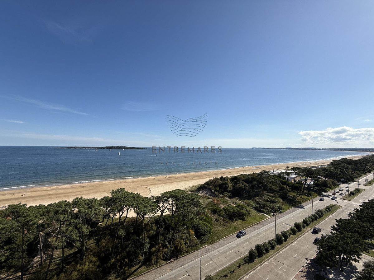 Apartamento ID.162 - Primera linea vista excelente con hermosa terraza amplia 
