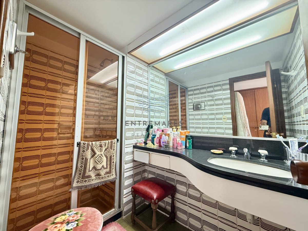 Apartamento ID.382 - Venta  Amplio Apartamento en Torre Amalfi  Playa Mansa