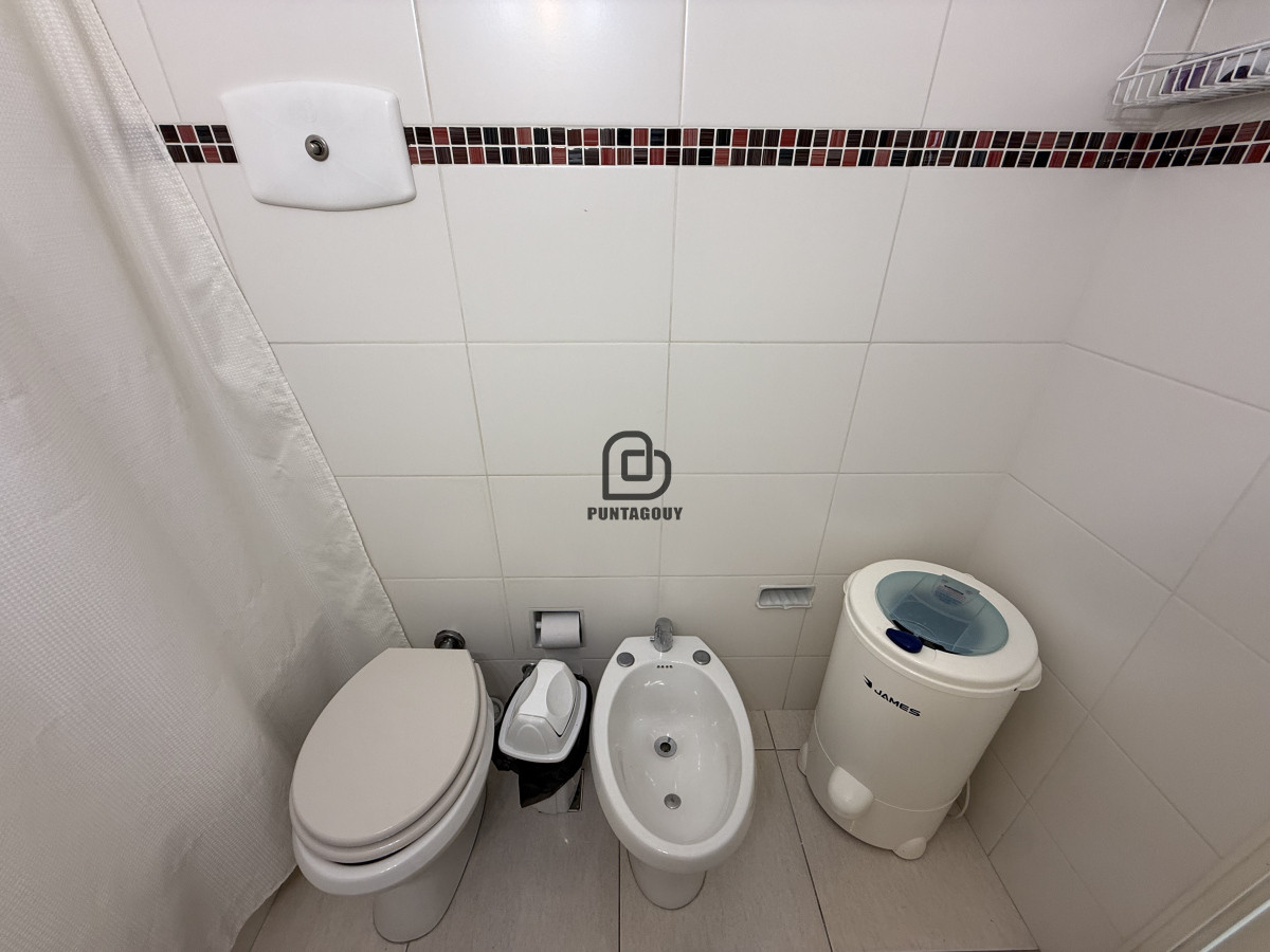 Apartamento ID.1769 - Venta 2 dormitorios en Península con vista al mar