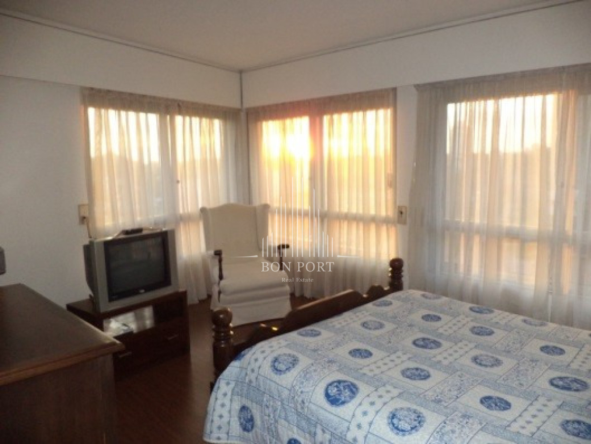 Apartamento ID.116 - bicado sobre la Avda. ROOSVELT, estratégicamente a metros del Punta Shopping  ESCUCHA OFERTAS