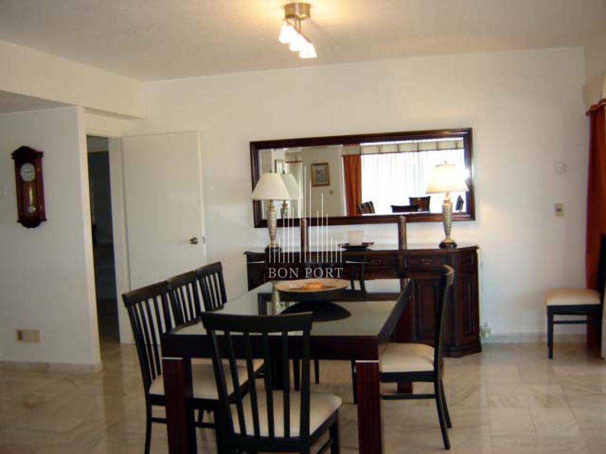 Apartamento ID.260 - Playa mansa amplia terraza 