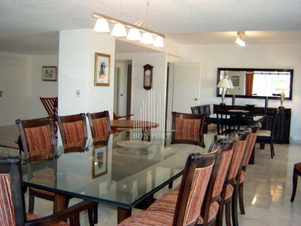 Apartamento ID.260 - Playa mansa amplia terraza 