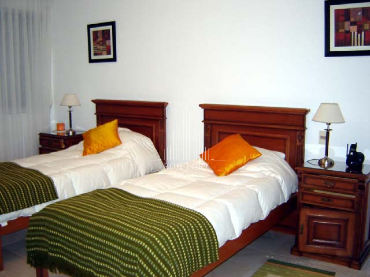 Apartamento ID.260 - Playa mansa amplia terraza 